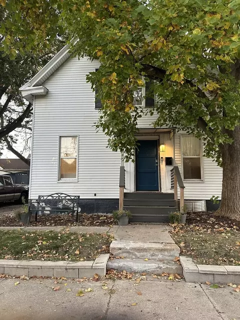 804 W Jefferson St, Bloomington, IL 61701
