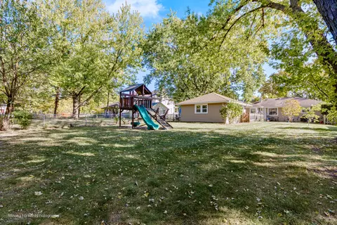616 S 3rd St, West Dundee, IL 60118 photo 26