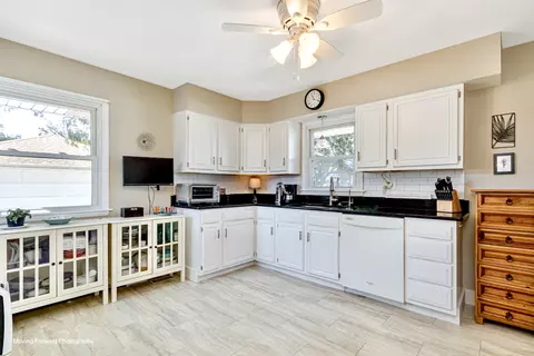 616 S 3rd St, West Dundee, IL 60118 photo 8