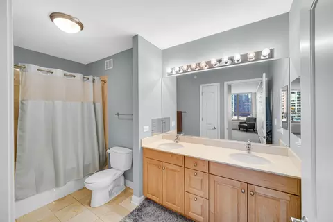 420 E Waterside Dr #1109, Chicago, IL 60601 photo 13