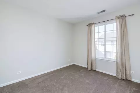 Bedroom - 2436 Oakfield Dr, Aurora, IL 60503 photo 1 of 2
