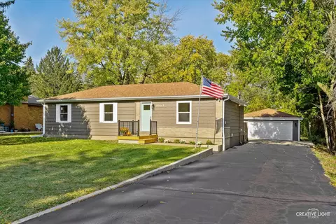 1160 Molitor Rd, Aurora, IL 60505