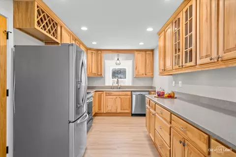Kitchen - 1160 Molitor Rd, Aurora, IL 60505 photo 1 of 2