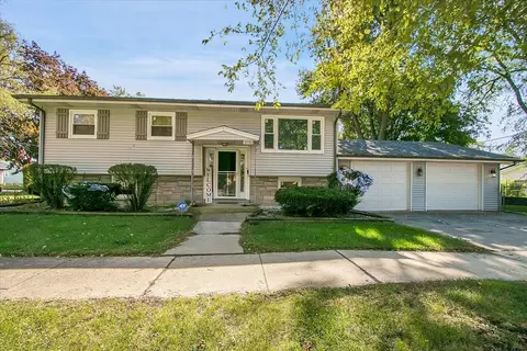 18502 Oak Ave, Lansing, IL 60438