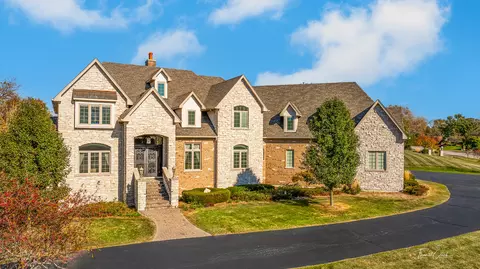 194 Marie Dr, Inverness, IL 60010