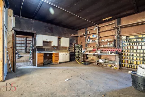 Kitchen - 3280 E 2153rd Rd, Ottawa, IL 61350 photo 4 of 4