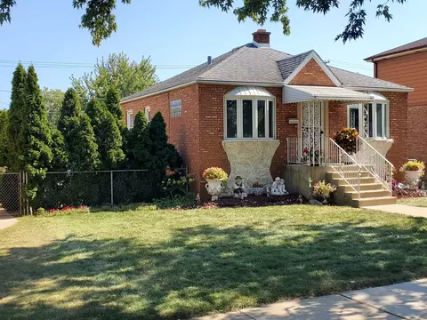 4429 Kolze Ave, Schiller Park, IL 60176