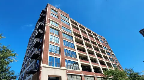 320 E 21st St #316, Chicago, IL 60616