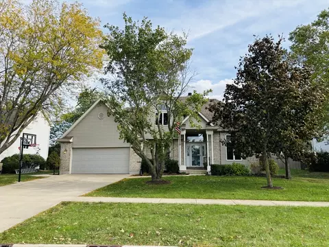 26813 S Westwood Dr, Channahon, IL 60410