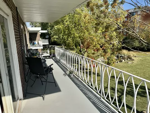 Exterior - 200 Deborah Ln #1C, Wheeling, IL 60090 photo 2 of 4
