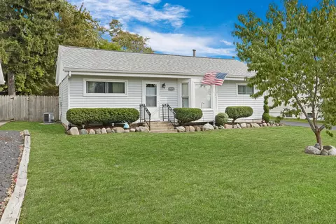33251 N Sunset Ave, Grayslake, IL 60030