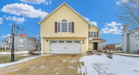 320 Windstone Dr, Tolono, IL 61880