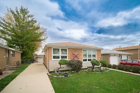 12833 S Marquette Ave, Chicago, IL 60633