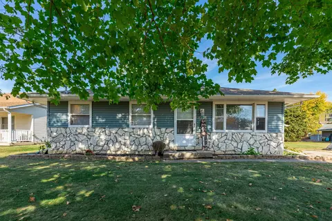 5122 Jenkins Dr, South Beloit, IL 61080