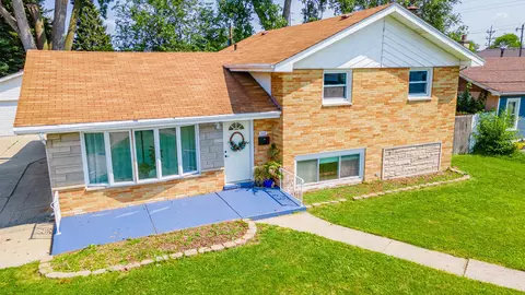10016 W Medill Ave, Melrose Park, IL 60164