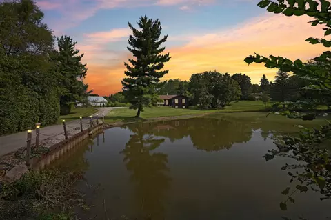 28985 N Garland Rd, Wauconda, IL 60084