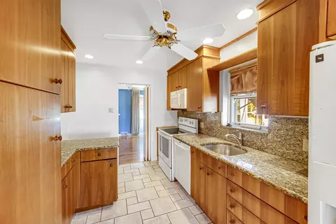 Kitchen - 9832 S Leavitt St, Chicago, IL 60643 photo 2 of 3