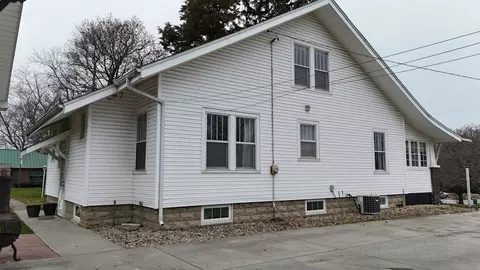 Exterior - 301 E Adams St, Towanda, IL 61776 photo 5 of 6
