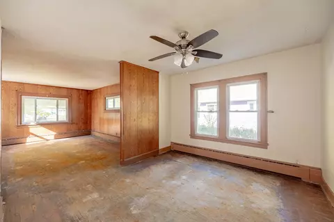 Living - 731 Hammond Ave, Aurora, IL 60506 photo 2 of 2