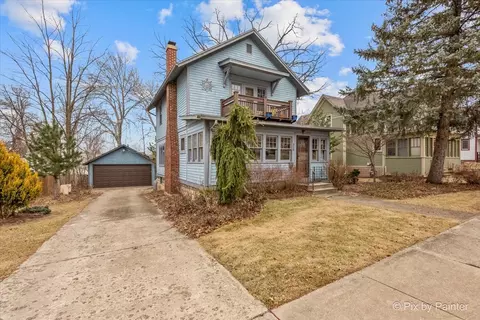 318 S 3rd St, Saint Charles, IL 60174