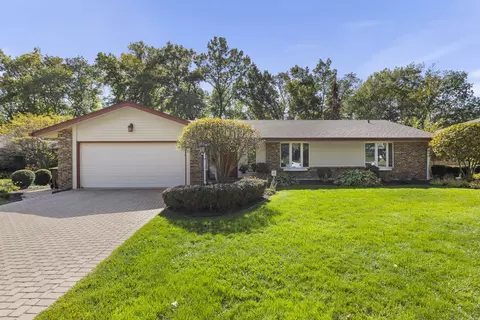 4979 Crofton Dr, Rockford, IL 61114