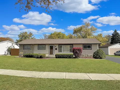 211 Basswood Dr, Elk Grove Village, IL 60007