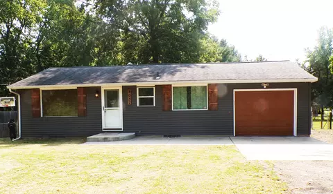 4037 Lakeview Dr, Manito, IL 61546