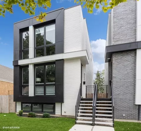5055 W Cornelia Ave, Chicago, IL 60641