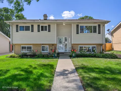 1006 Greenvalley St, Bensenville, IL 60106