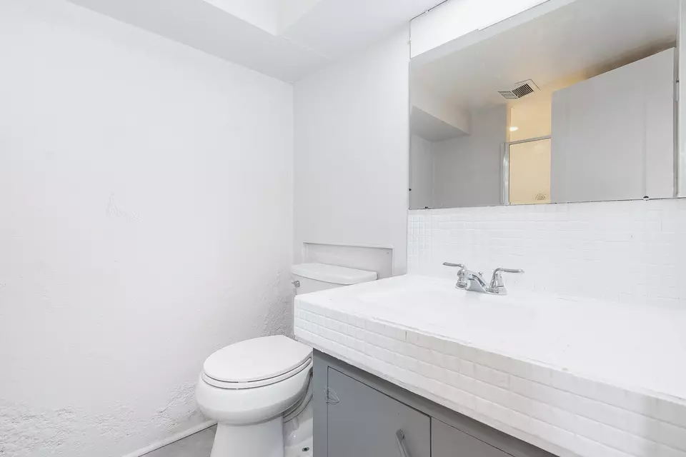 Bath - 11122 Parker St, Mokena, IL 60448 photo 2 of 2