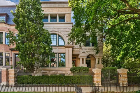 2210 N Orchard St, Chicago, IL 60614