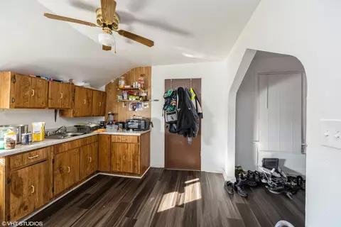 Kitchen - 7448 W 64th St, Summit, IL 60501 photo 4 of 5