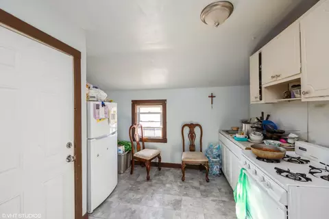 Kitchen - 7448 W 64th St, Summit, IL 60501 photo 5 of 5