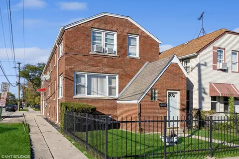 7448 W 64th St, Summit, IL 60501