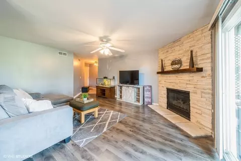 Living - 1930 Matthew Ct #B, Elgin, IL 60123 photo 1 of 3