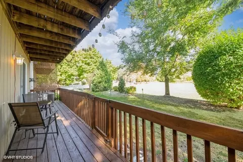 Exterior - 1930 Matthew Ct #B, Elgin, IL 60123 photo 6 of 8