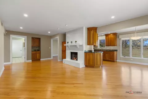 175 Rolling Knolls Ave, Elgin, IL 60120 photo 3