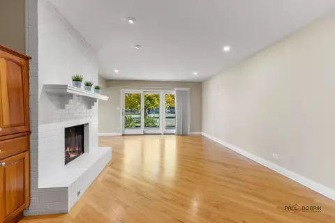 175 Rolling Knolls Ave, Elgin, IL 60120 photo 8