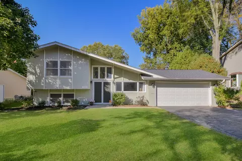 1321 Foxglade Ct, Saint Charles, IL 60174