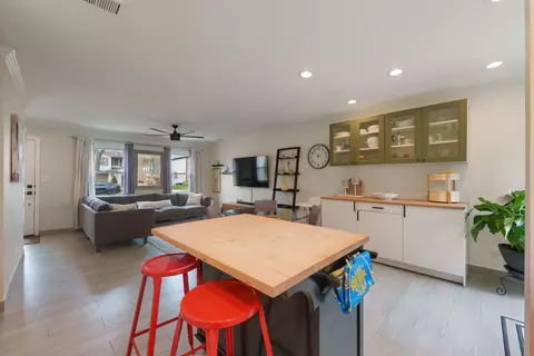 Kitchen - 5045 Rochester Dr, Hoffman Estates, IL 60010 photo 3 of 5