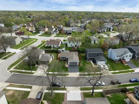 View/Area - 5045 Rochester Dr, Hoffman Estates, IL 60010 photo 4 of 5