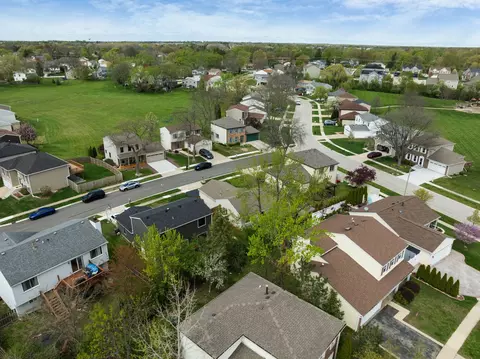 View/Area - 5045 Rochester Dr, Hoffman Estates, IL 60010 photo 3 of 5