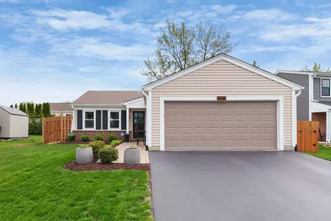 Exterior - 5045 Rochester Dr, Hoffman Estates, IL 60010 photo 6 of 6