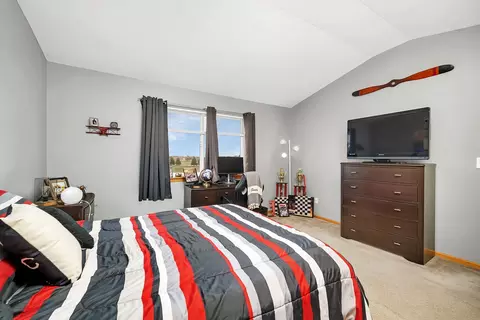 Bedroom - 1944 Waters Edge Dr, Minooka, IL 60447 photo 3 of 6