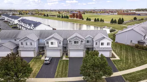 View/Area - 1944 Waters Edge Dr, Minooka, IL 60447 photo 2 of 7