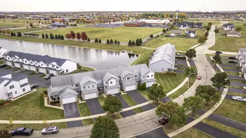 View/Area - 1944 Waters Edge Dr, Minooka, IL 60447 photo 4 of 7