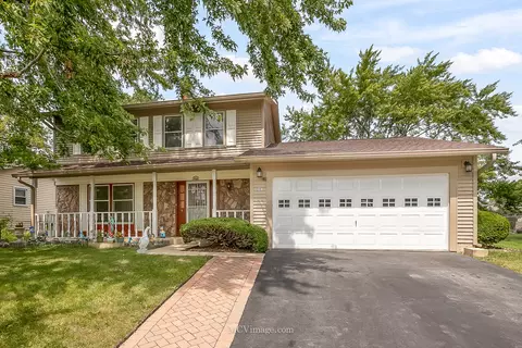 2460 N Crescent Ln, Aurora, IL 60504