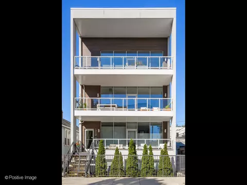 1712 W Julian St #2, Chicago, IL 60622