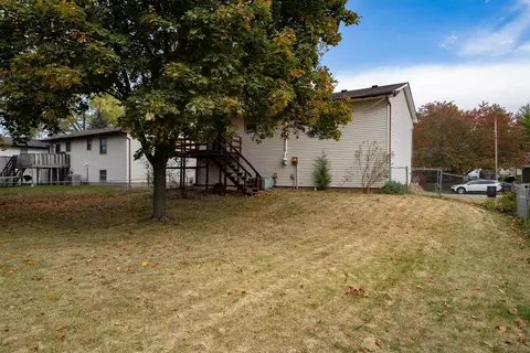 Exterior - 105 Nottingham Chase, Normal, IL 61761 photo 8 of 14
