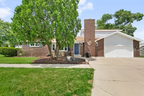 9755 Natoma Ave, Oak Lawn, IL 60453
